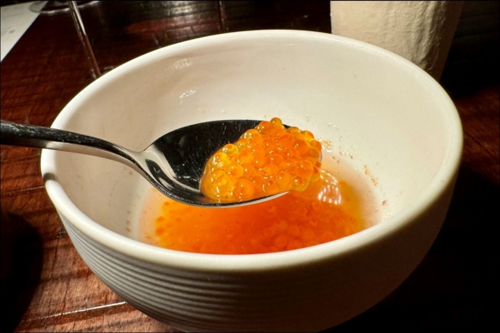 Ovas de truta e água de tomate