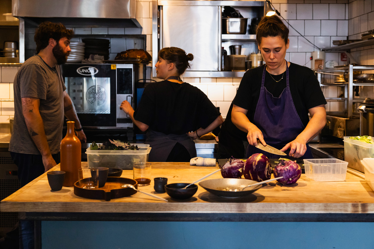 Sem caixote do lixo, o restaurante dá um destino utilitário a todos os seus desperdícios