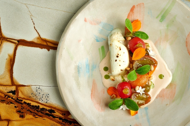 Miguel Laffan serve um menu de degustação de 12 pratos ao almoço e ao jantar 