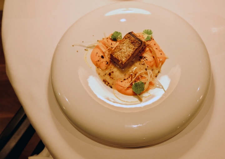 Peixe da nossa costa, funcho, leveduras e raízes