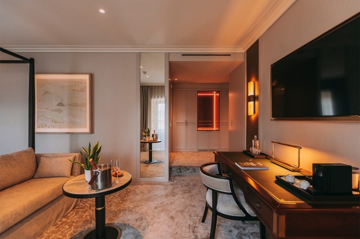 A Casa da Calçada passou de 30 para 35 quartos decorados em tons neutros 