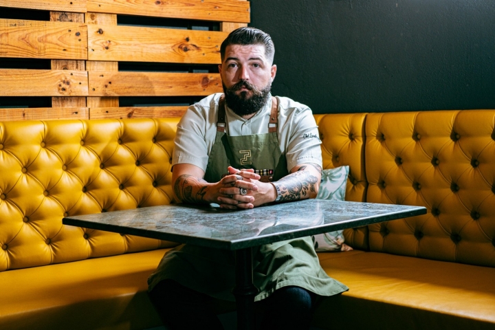 Leonel Araújo é o responsável pelo fine dining Cafezique, no centro de Loulé 