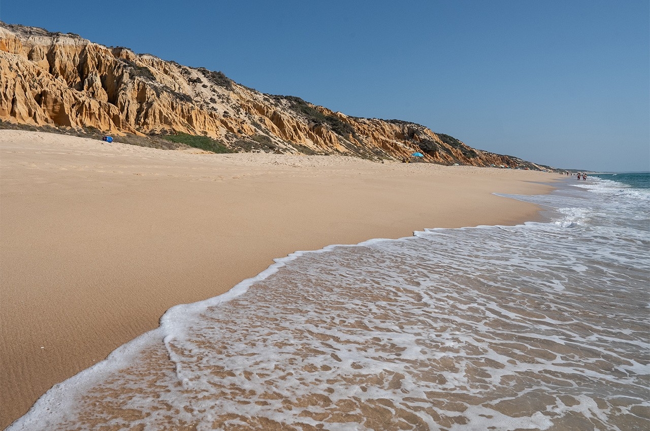 Nesta linha de campo, dunas e mar, há cada vez mais restaurantes