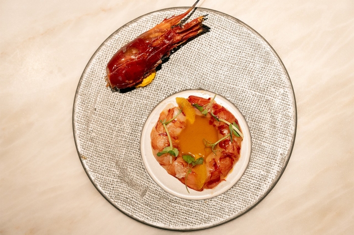 Os pratos são todos preparados no fogo pelo chef Pedro Calhau