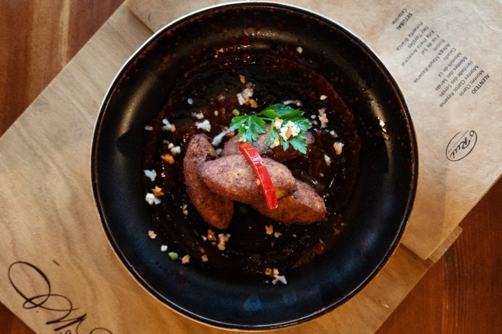 Pastéis de chicharro com molho de Vilão