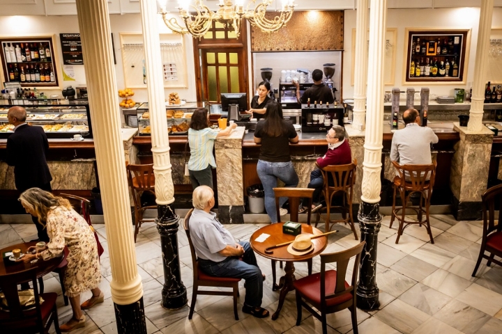 El señorío de la barra del 'Casino'