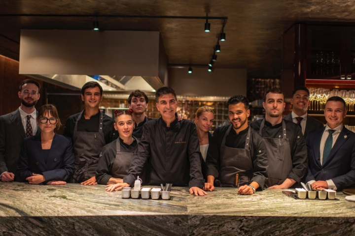 Equipo de cocina y sala de Ramón Freixa Atelier