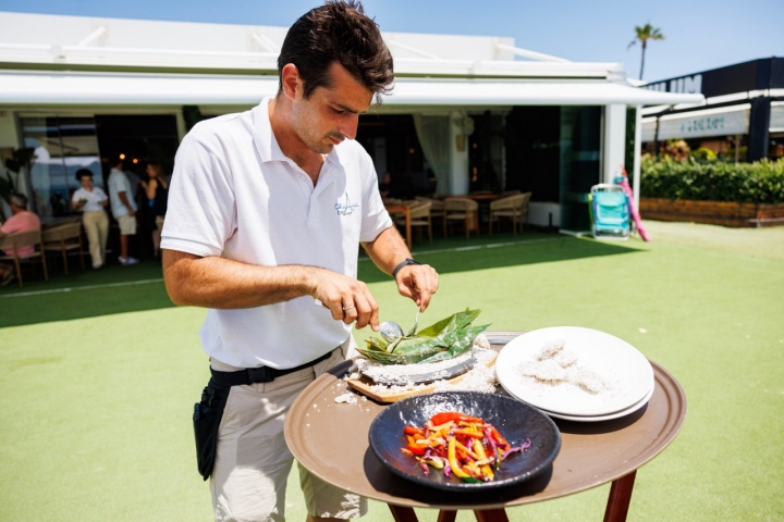 Pescado a la sal del chiringuito Chinini en Chipiona.
