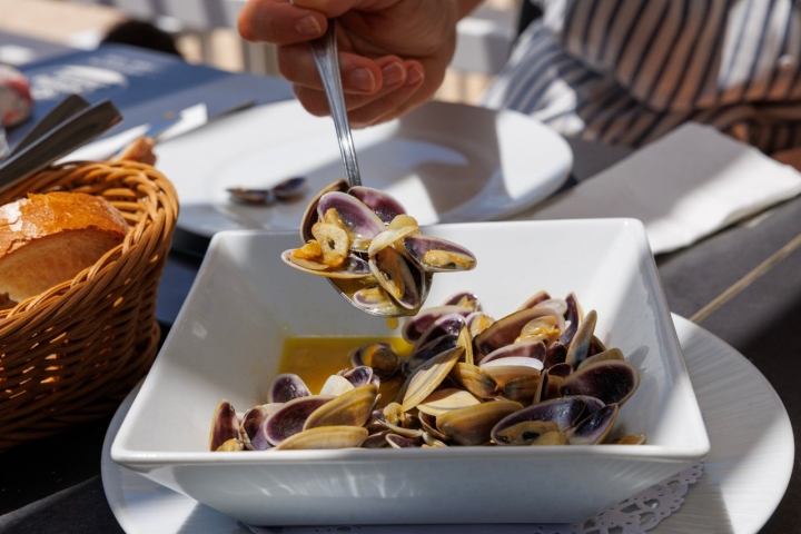 Chiringuitos de Chiclana bongo almejas