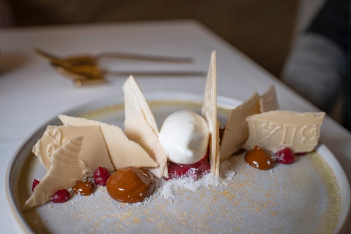 Oblea con arequipe, mora y helado de leche del restaurante Quimbaya (Madrid)