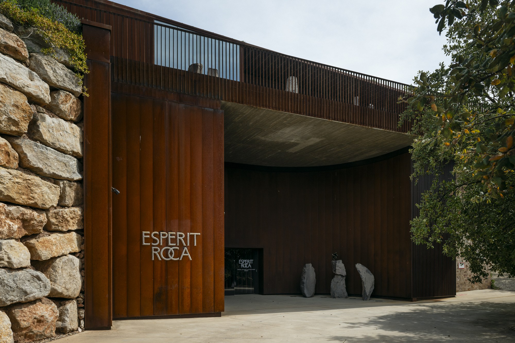 Un lugar privilegiado: el castillo de Sant Julià.