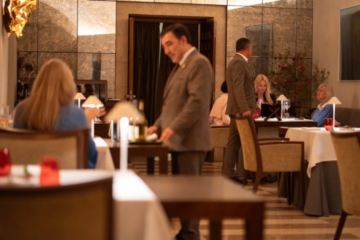 Servicio atento y sorprendente en 'Sa Clastra'.