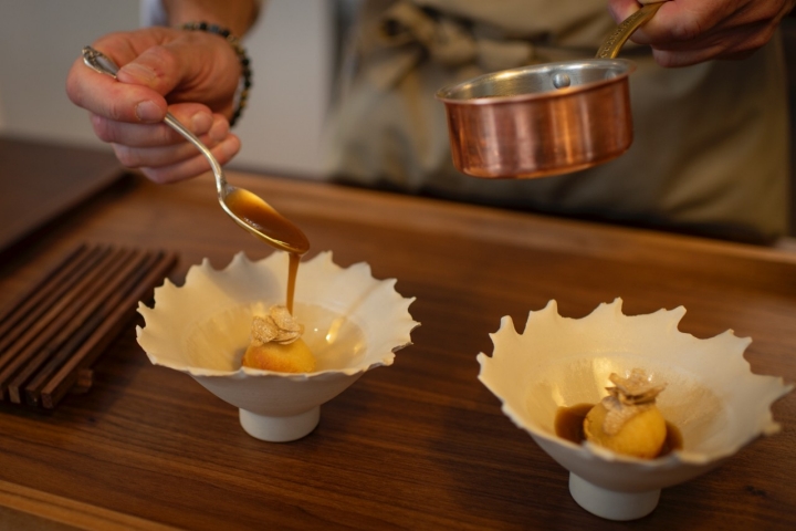 Aebleskiver, guiso de jabalí y setas.
