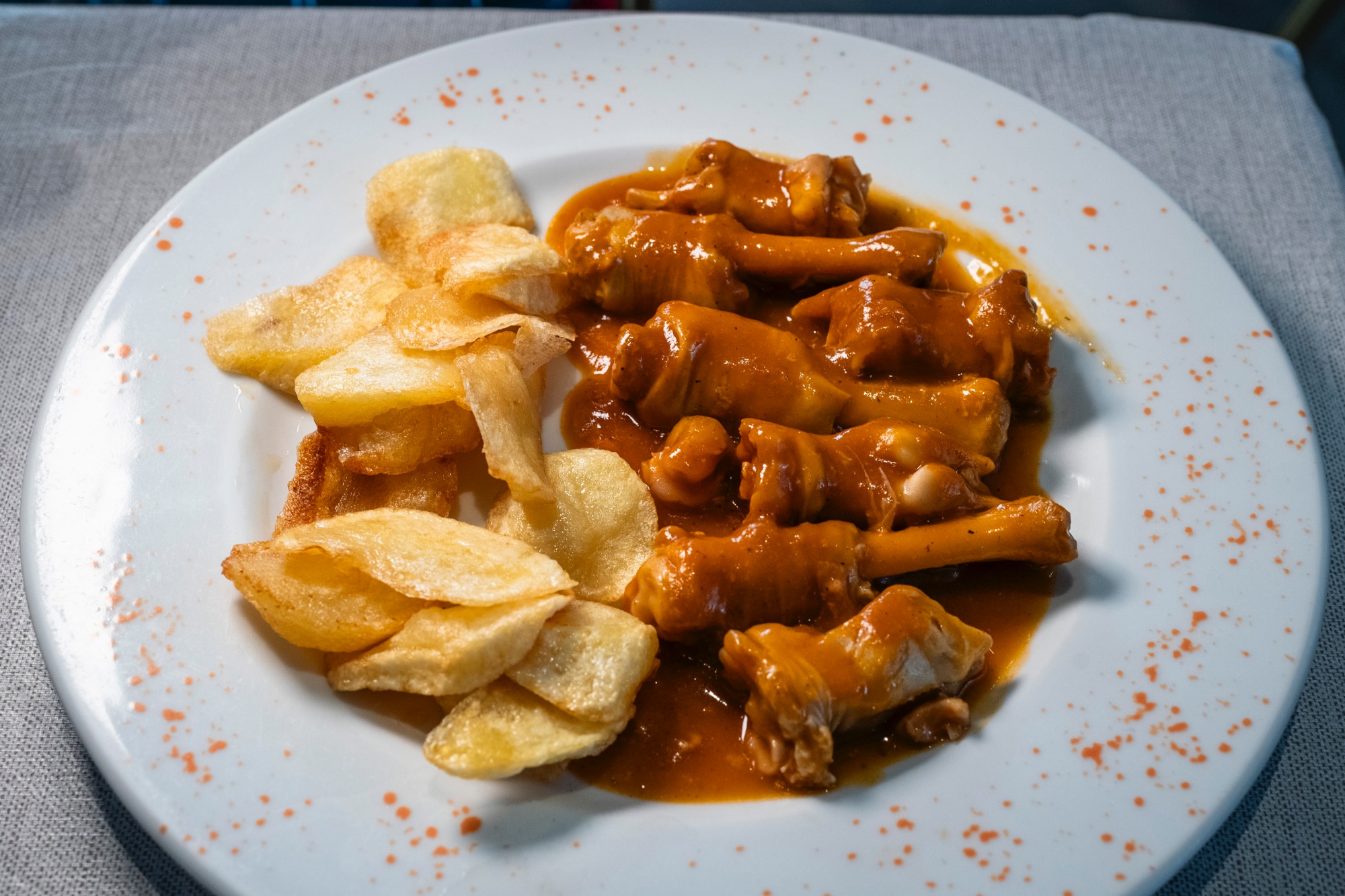 Manitas de cordero. La delicadeza de las salsas son un fuerte de Ricardo. 