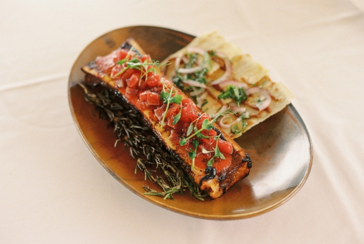 Tuétano de atún rojo con tatemada murciana.