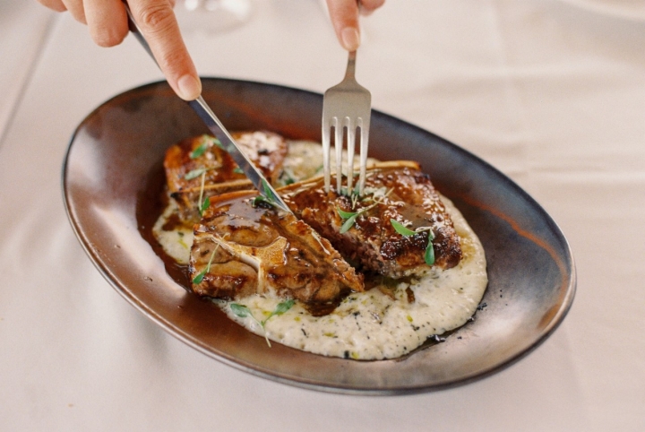 Parpatana de atún rojo con puré de patata.