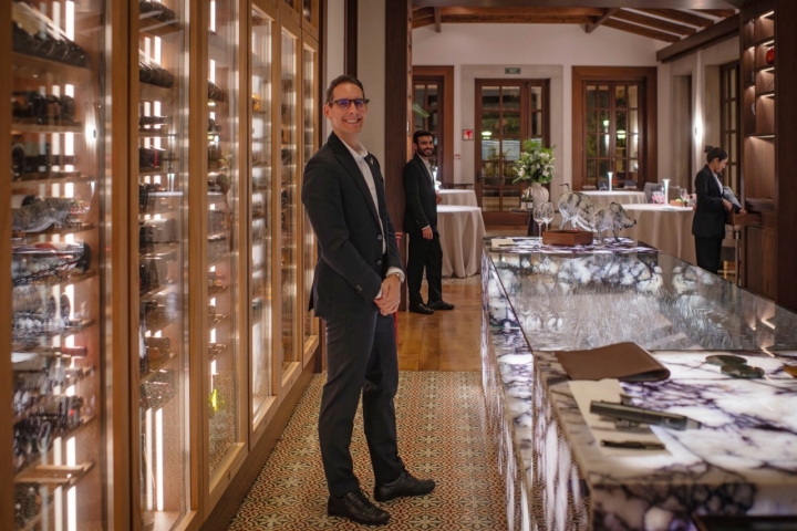 Carles Roselló, sumiller del restaurante 'Voro'.