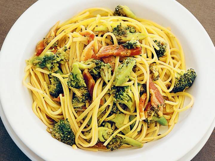 receta de linguine con brócoli y panceta