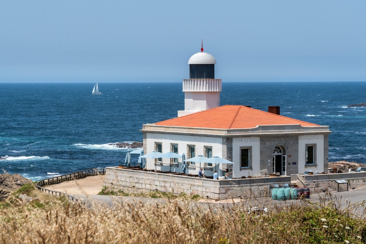 El faro de Silleiro, en activo desde 1862, es pura esencia gallega.