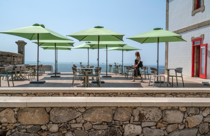 Galicia.. Hotel Faro Silleiro.Terraza