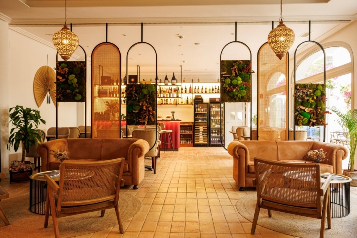 Salón y cafetería del hotel Albariza (Sanlúcar de Barrameda)