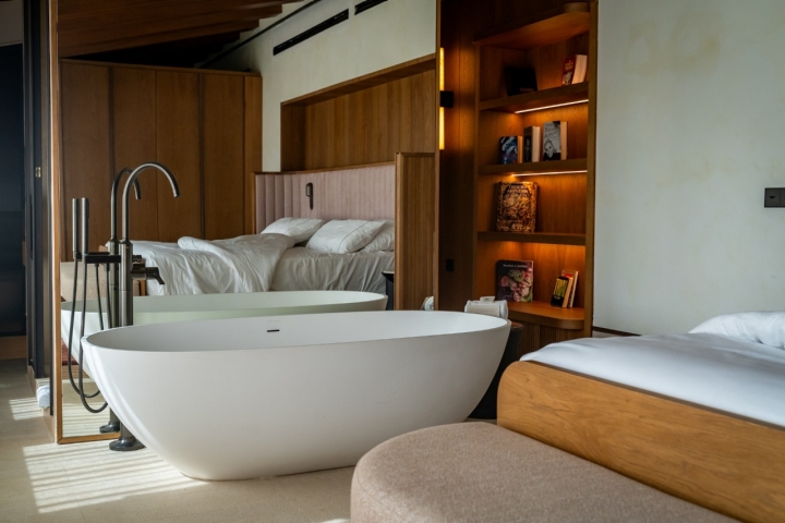 El hotel tiene 24 suites divididas en 5 categorías.