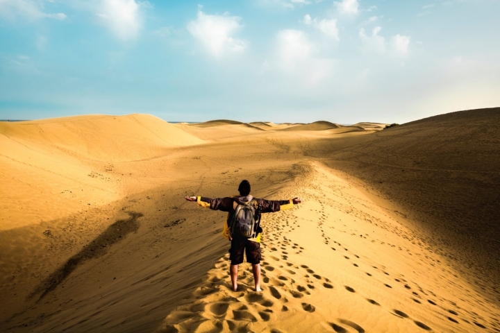 Las dunas de Maspalomas son el principal escenario y dan título al filme