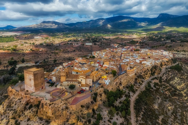 El hermoso pueblo de Aledo impone por el paisaje que le rodea.