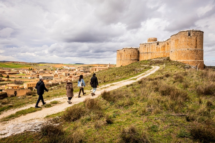 A la derecha, la hoz del Escalote.