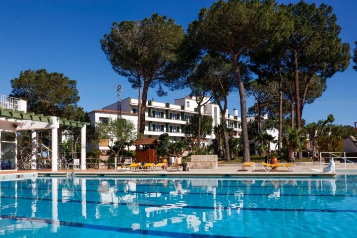 Qué ver y hacer en Llançà piscina