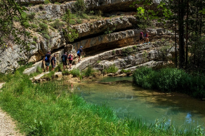 Ruta Barranco de la Hoz senderistas