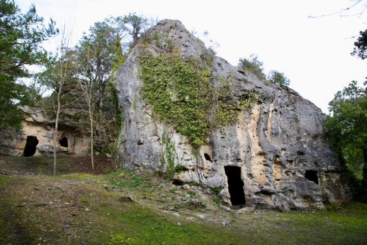 Cuevas de los Moros o de Corro.