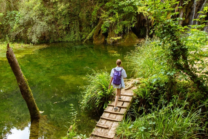 Ruta pozas del río Brugent (Girona) pasarela