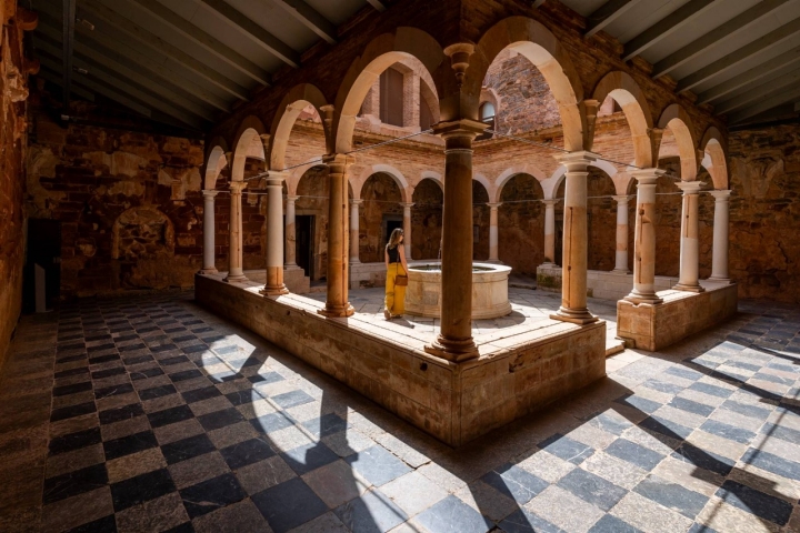 Ruta Priorat Cartuja Escaladei claustro