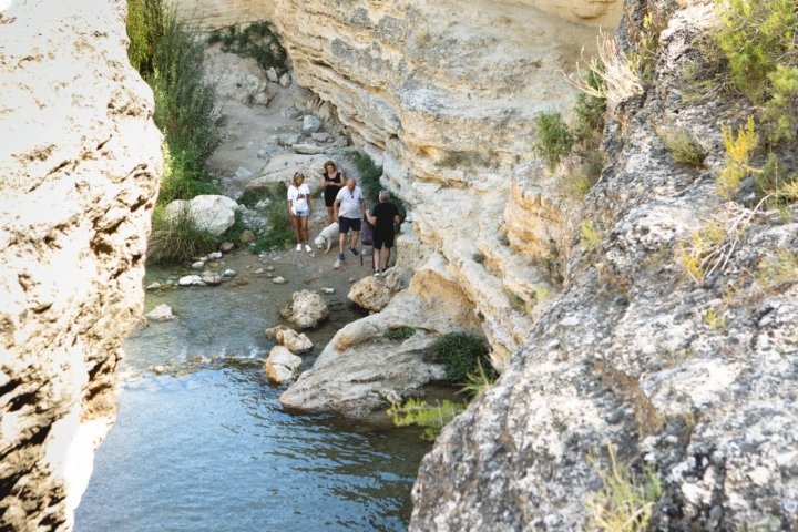 Hay tramos donde hay que mojarse hasta los tobillos.