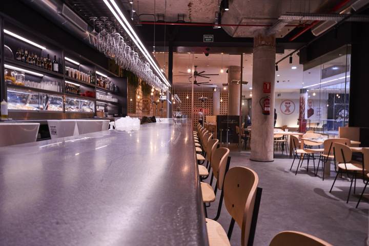 BAR X by Ricard Camarena